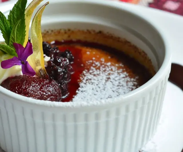 Crème brûlée de rosa mosqueta